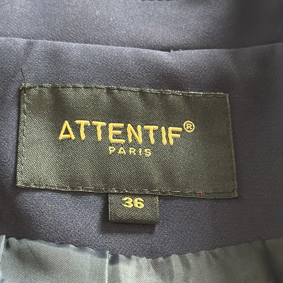 Attentif Paris Elegant Navy Double-Breasted Women's Blazer - Picture 8 of 11